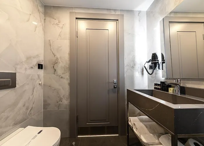 Pera Bosphorus Hotel 4*